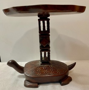 lot 38 image: Small Wooden Turtle Figurine Table