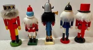 lot 45 image: 5 Nice Nutcrackers