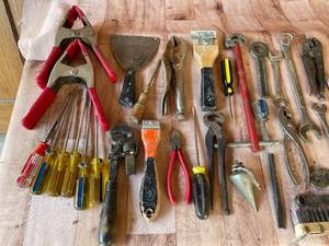 lot 202 image: Hand Tool Lot