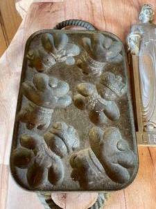 lot 204 image: Vintage Metals Deco Lot