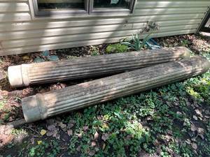 lot 216 image: 2 Fiberglass Pillars