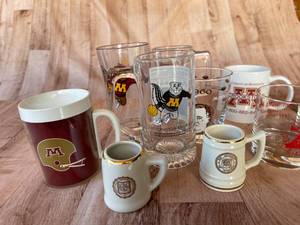 lot 224 image: U of M Mugs and Glasses