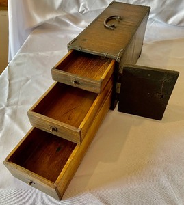 lot 127 image: Vintage Japanese Jewelry Box
