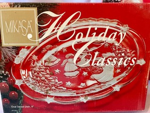 lot 145 image: 3 Mikasa Holiday Classics Platters