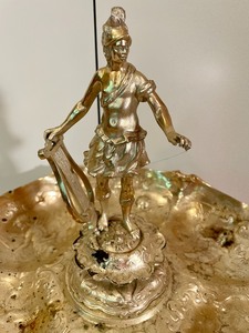 lot 189 image: Sensational Silver Plated Pedestal Serving Platter