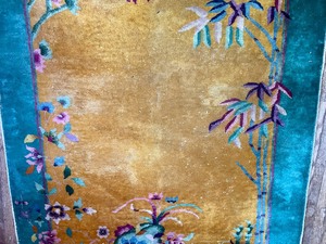 lot 300 image: Vintage Rug