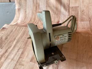 lot 243 image: Black And Decker 1 Horsepower 7.25 Inch Circular Saw
