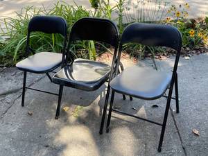 lot 256 image: 3 Black Metal Folding Chairs With Two Being Padded