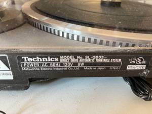 lot 279 image: Technics Quartz Direct Drive Turntable