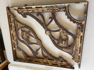 lot 280 image: 2 Vintage Ornate Metal Shelf Brackets