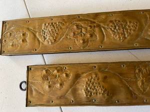 lot 295 image: 2 Wooden Wall Mount Brass Covered Grape Themed Art Pieces