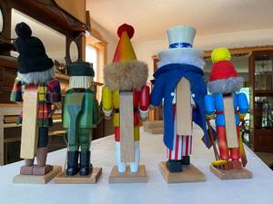 lot 393 image: 5 Nutcrackers Made in Germany
