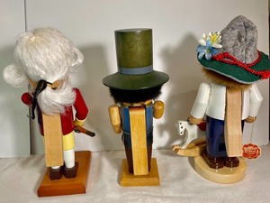 lot 366 image: 3 Steinbach Nutcrackers