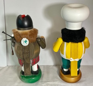 lot 367 image: 2 Erzgebirge Nutcrackers