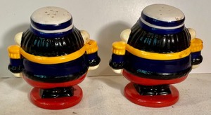 lot 384 image: The Bombay Company Nutcracker Salt and Pepper Shakers