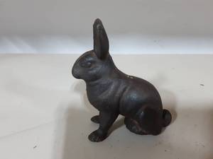 lot 6 image: Vintage Cast Iron Still Bank-Rabbit 4x4