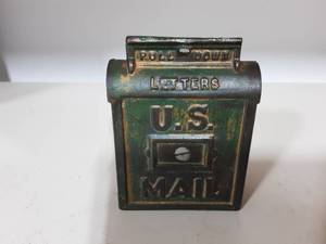lot 21 image: Vintage Cast Iron US Mail Box Still Bank 4