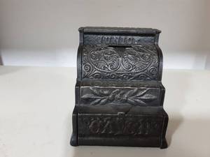 lot 22 image: Vintage Cast Iron Junior Cash Register Still Bank 5x4-12