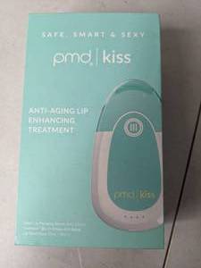 lot 9 image: PMD Beauty Kiss Anti-Aging Lip Treatment