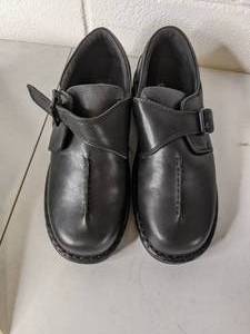 lot 2 image: Black Leather Eastland Womens Shoes