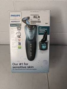 lot 117 image: Time to Clean Up Philips Norelco 7000 Series WetDry Electric Shaver