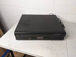 lot 109 image: Vintage RCA 5-Disc CD Changer