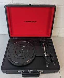 lot 514 image: Crosley CR8005D-RE Cruiser Deluxe Vintage 3-Speed Bluetooth Suitcase Turntable, Red
