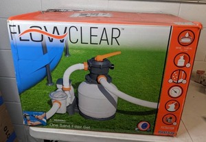 lot 512 image: Bestway Flowclear 1500gal Sand Filter