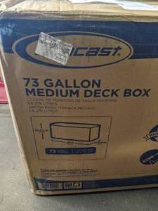 lot 441 image: Suncast 73 gallon, medium, deck box