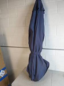 lot 471 image: Outdoor Patio Umbrella - Blue