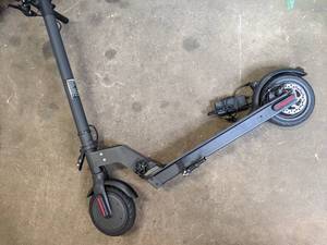 lot 478 image: GlareWheel Foldable Electric Scooter 12mph
