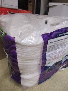lot 10 image: Quilted Northern Ultra Plush