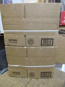 lot 122 image: Small Shipping Boxes