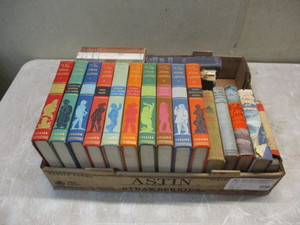 lot 27 image: Vintage Books Junior Classics and other old books