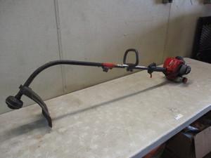 lot 82 image: Troybilt Weed whip