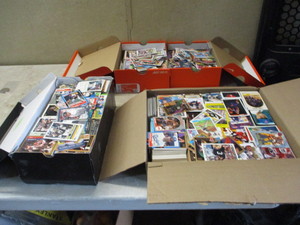 lot 110 image: Large Lot of Bulk Sports Cards