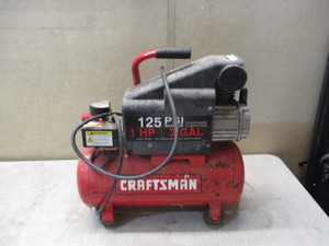 lot 119 image: Craftsman Compressor