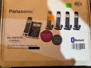 lot 10 image: Panasonic 6 handsets HD Link to Cel...