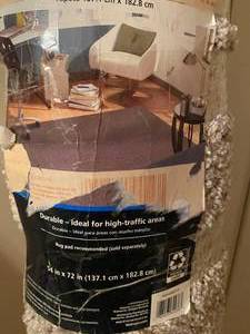 lot 32 image: Area rug 5 X 7 brand new customer...