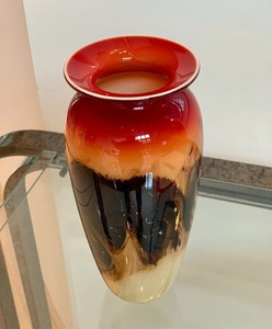 lot 8 image: Artist Designed Art Glass Vase
