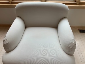 lot 21 image: Contemporary Oversized White Upholstered Arm Chair by Menage
