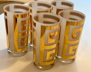 lot 27 image: Five Vintage Gold Geometric Tumblers