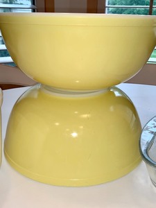 lot 30 image: Pyrex and More