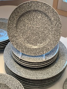 lot 29 image: Mikasa Ultrastone Dish Set Gray CU726