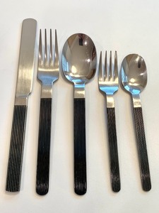lot 31 image: Vintage Flatware
