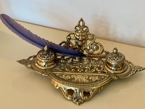 lot 49 image: Vintage Brass Ink Well w Feather Pen Holder