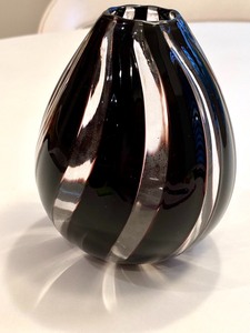 lot 82 image: Signed Art Glass Vase