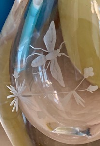 lot 108 image: Vintage Orrefors  Teardrop Vase w Etched Flower and Bee