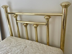 lot 115 image: Fabulous Full Headboard