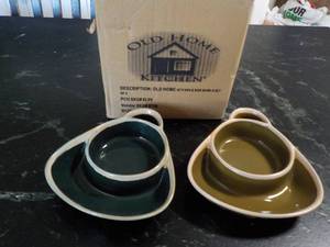 lot 90 image: Set of 2 Old Home Kitchen Side Bowl...